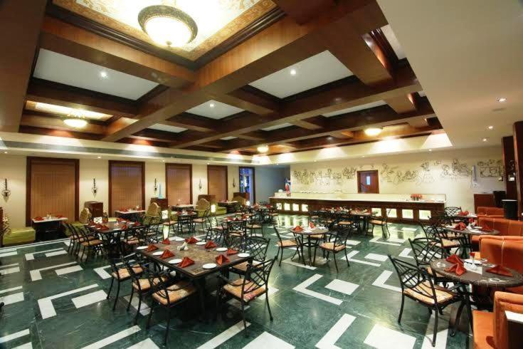 Club Paraiso Rāipur Εξωτερικό φωτογραφία
